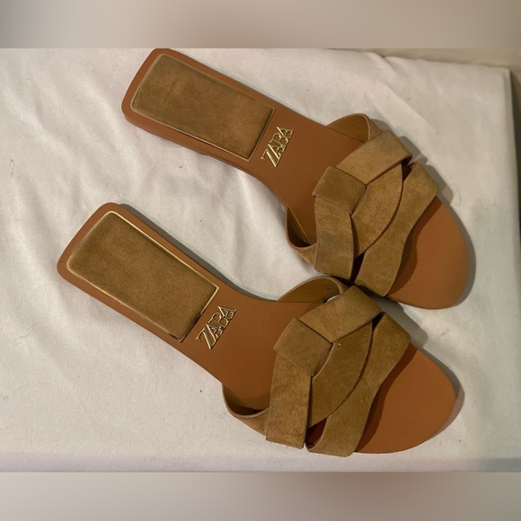 Beautiful Zara size 9.5 sandals. - Picture 4 of 4